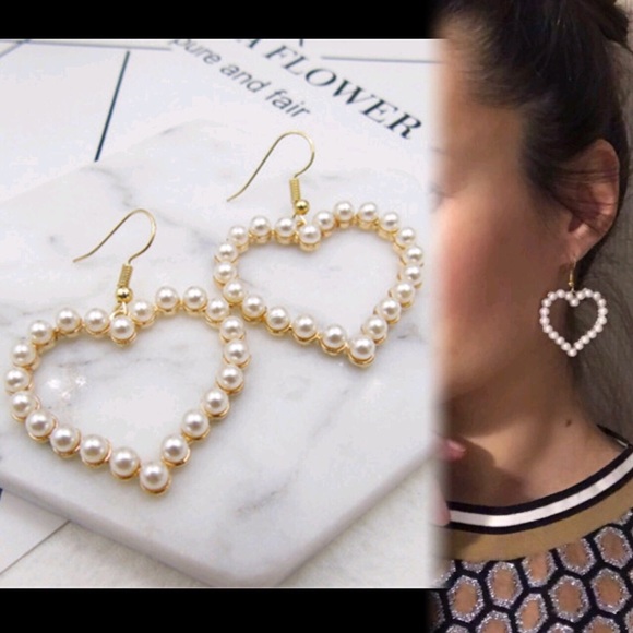 Jewelry - Pearl Heart Shaped Drop Earrings